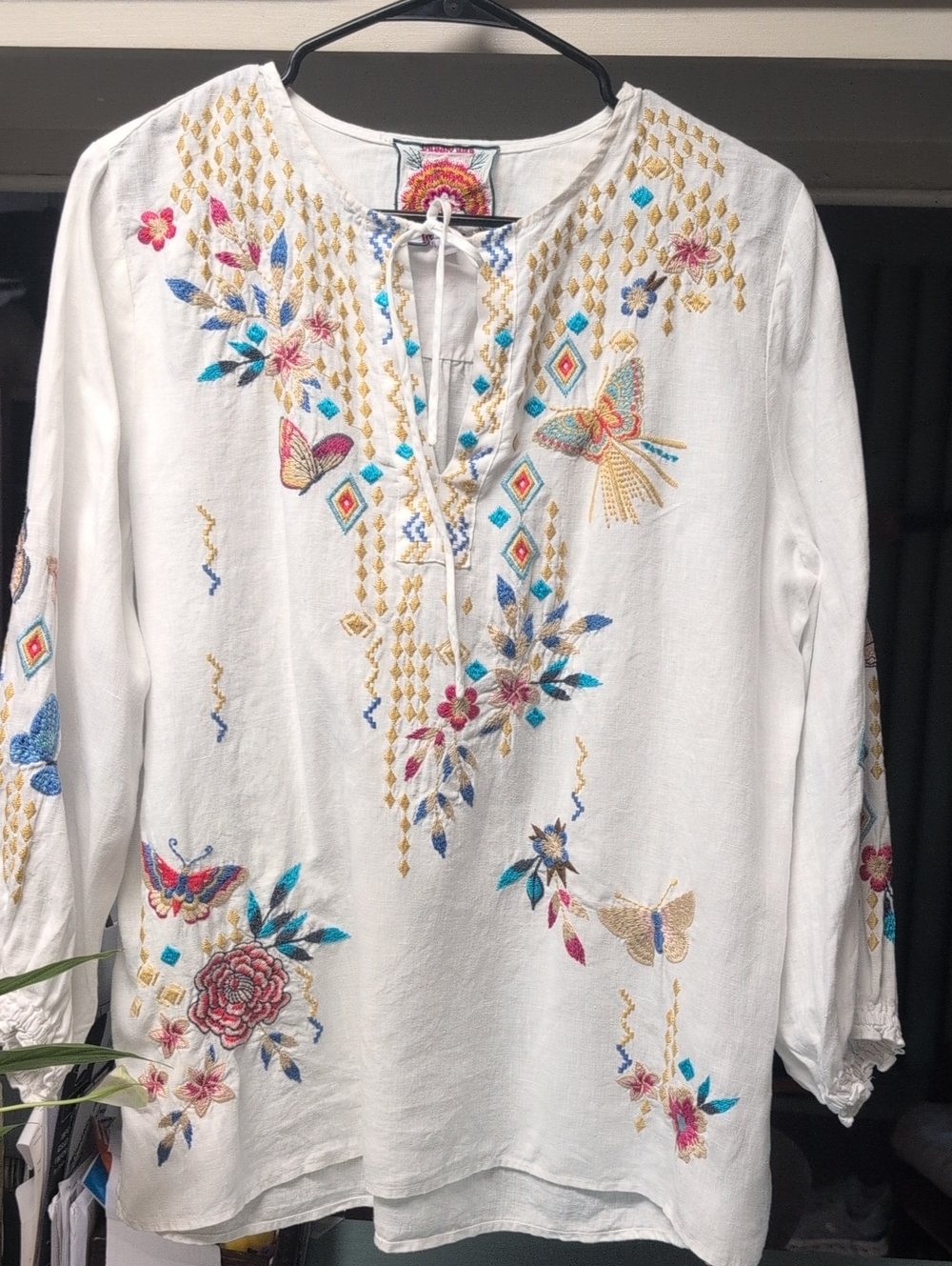 Johnny Was Mariposa White Linen Top. - Picture 2 of 10